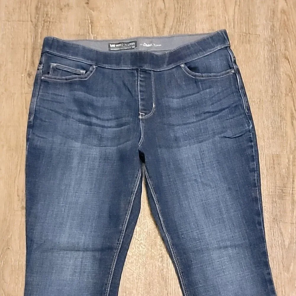 Lee Women's Straight Leg Jeans - Dark Blue - Picture 3 of 7